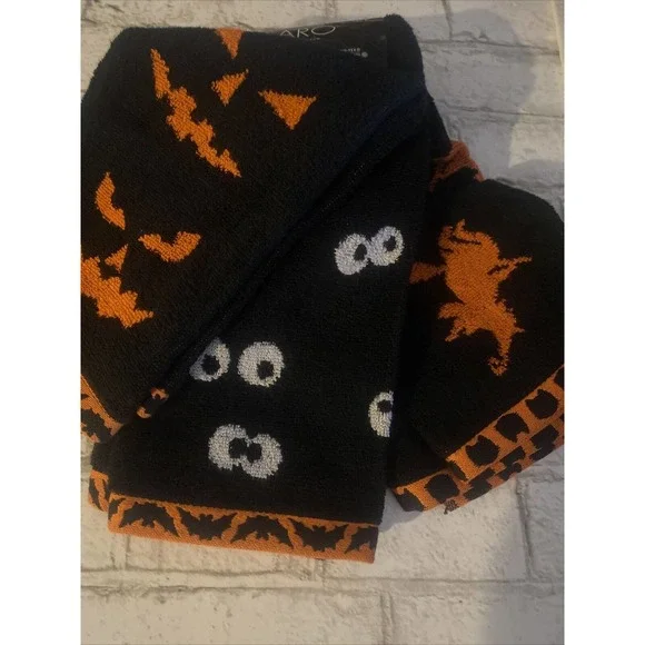 CARO Home Halloween Kitchen Towels Set of 3 Black Orange Witches NWT - Picture 4 of 4